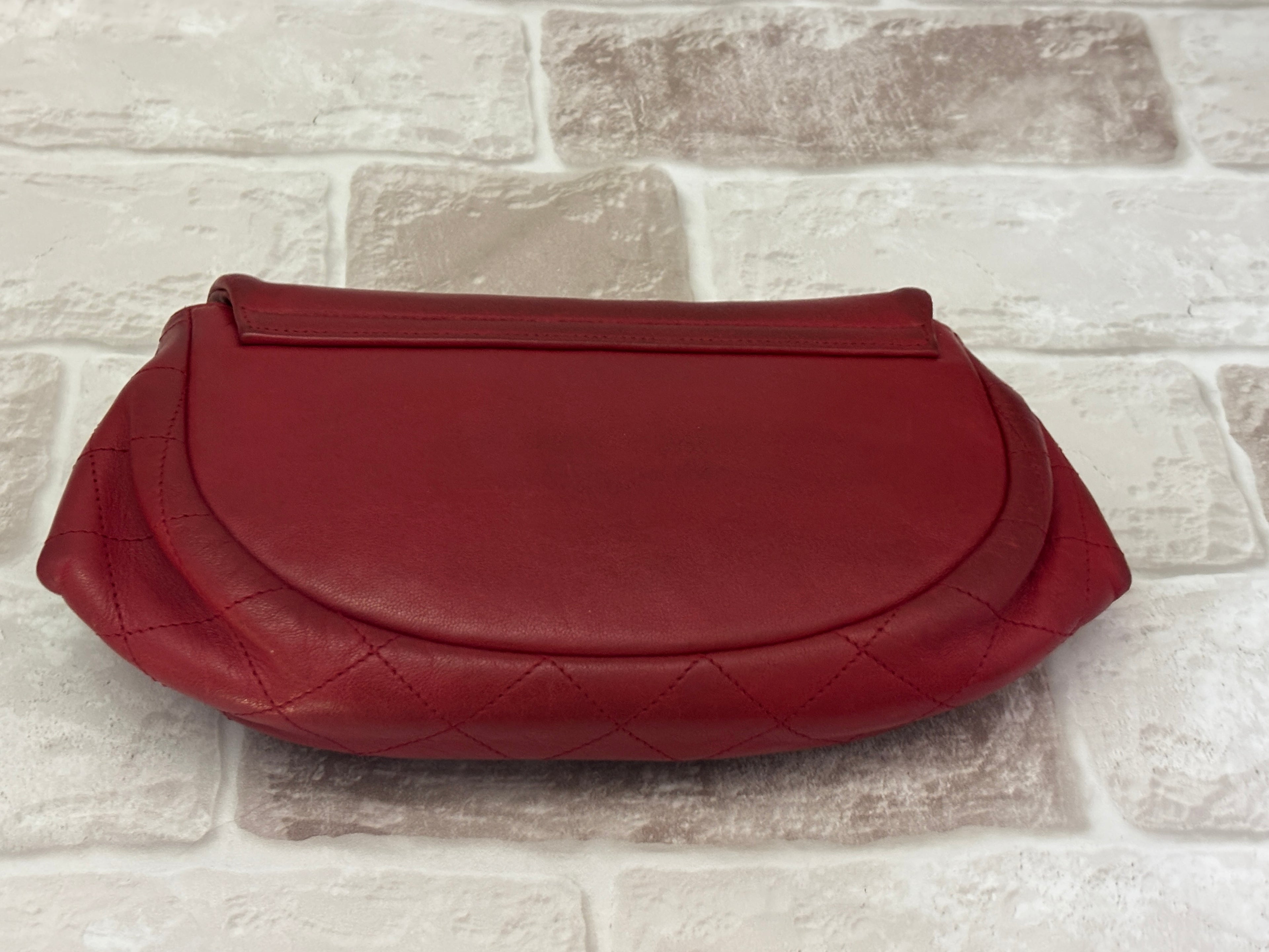 【極美品】CHANEL チェーンウォレット マトラッセ シングルフラップ ハーフムーン 財布